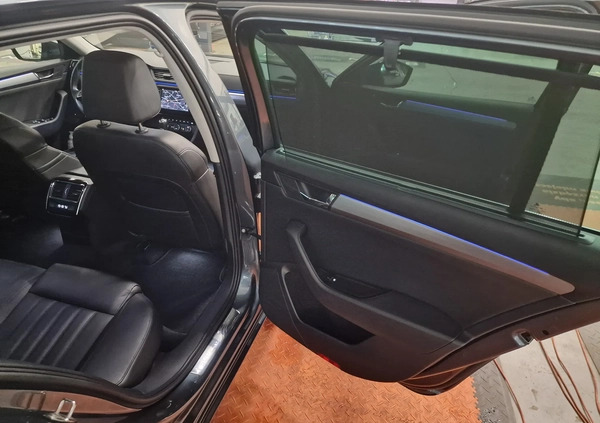 Skoda Superb cena 70900 przebieg: 198445, rok produkcji 2016 z Warszawa małe 781